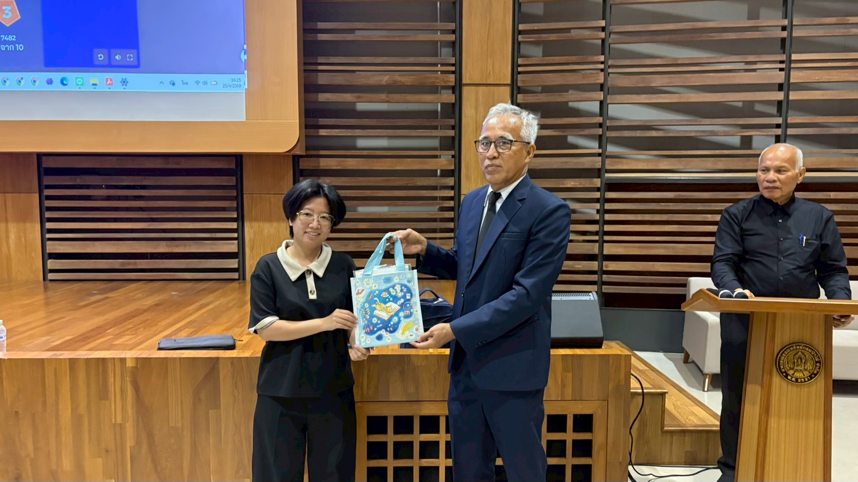 โครงการอบรมเจาะลึกเทคนิคการเขียนหนังสือโต้ตอบและรายงานการประชุม ยุค AI รุ่นที่ 1 รูปที่ 9