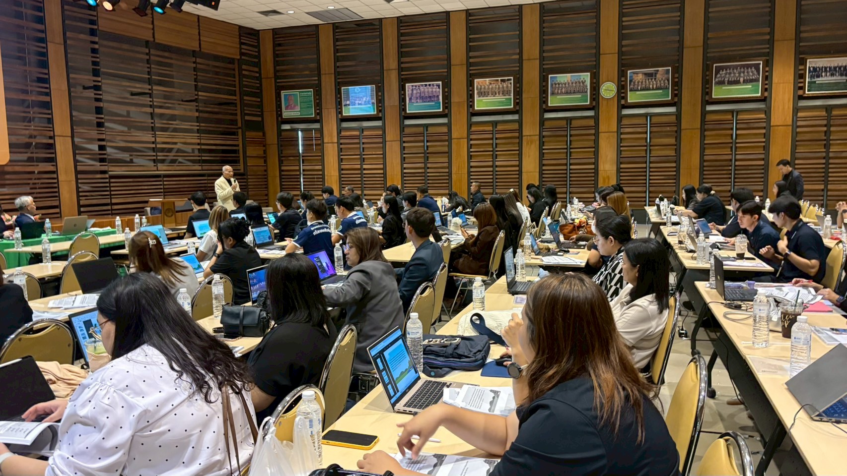 โครงการอบรมเจาะลึกเทคนิคการเขียนหนังสือโต้ตอบและรายงานการประชุม ยุค AI รุ่นที่ 1 รูปที่ 43