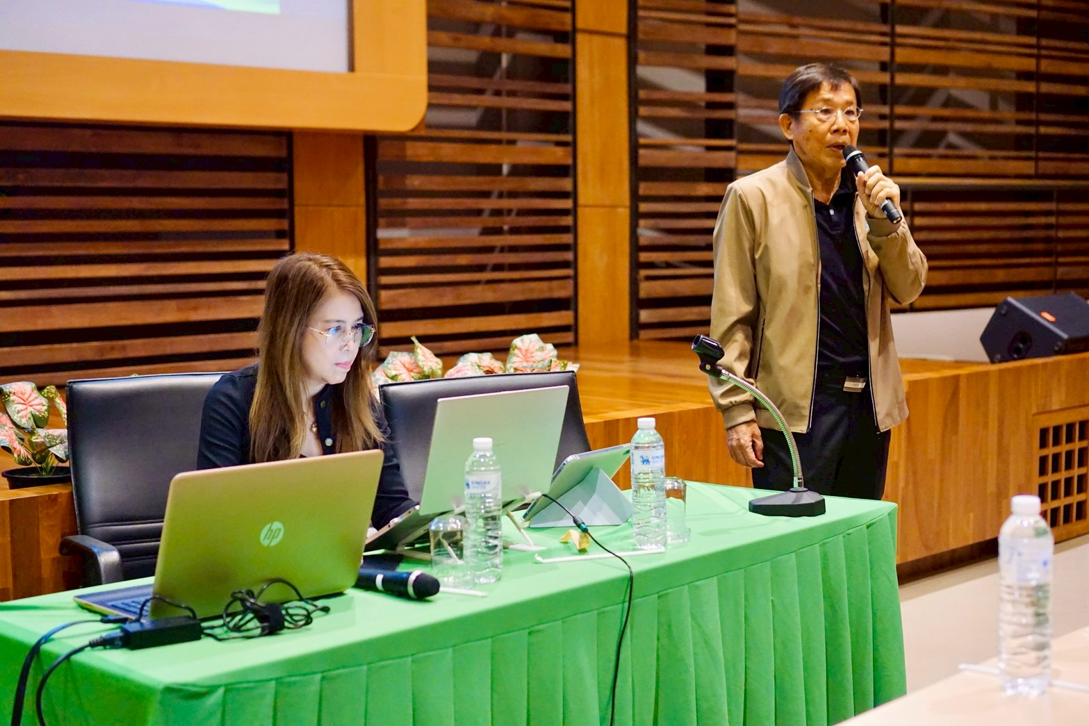 โครงการอบรมการใช้ Canva เพื่อการผลิตสื่อและเอกสารของสหกรณ์ รุ่นที่ 2 รูปที่ 151