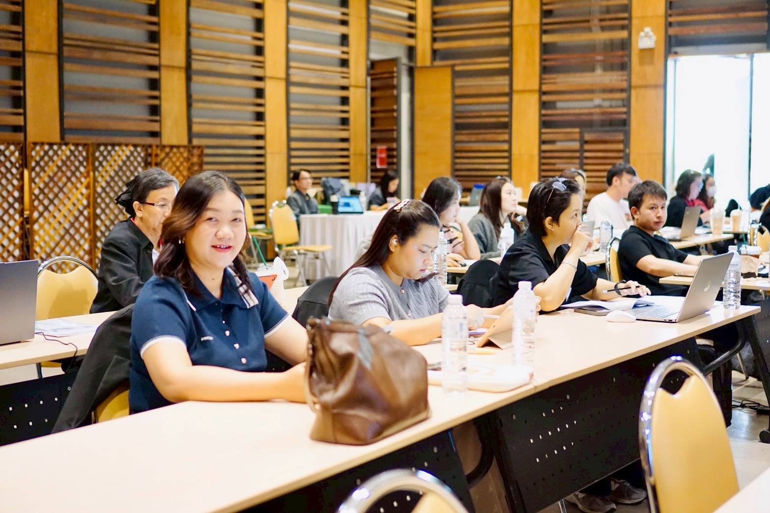 โครงการอบรมการใช้ Canva เพื่อการผลิตสื่อและเอกสารของสหกรณ์ รุ่นที่ 2 รูปที่ 24