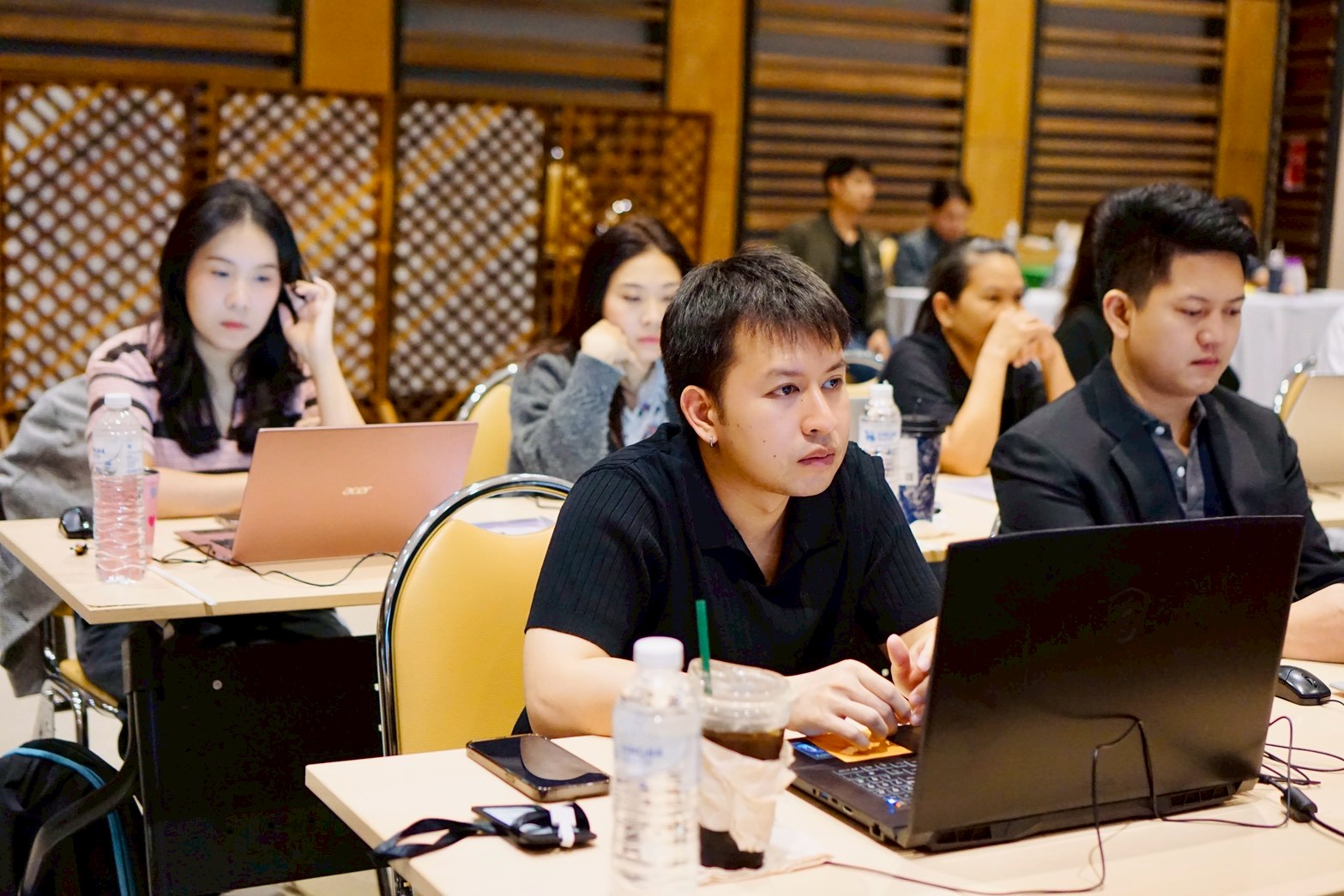 โครงการอบรมการใช้ Canva เพื่อการผลิตสื่อและเอกสารของสหกรณ์ รุ่นที่ 2 รูปที่ 37