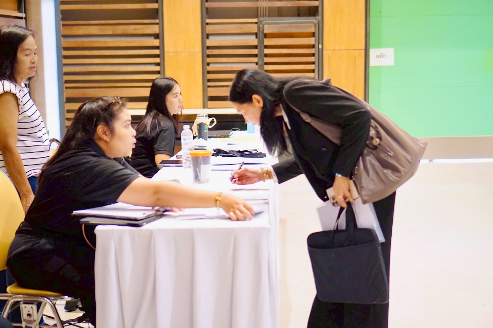 โครงการอบรมการใช้ Canva เพื่อการผลิตสื่อและเอกสารของสหกรณ์ รุ่นที่ 2 รูปที่ 71