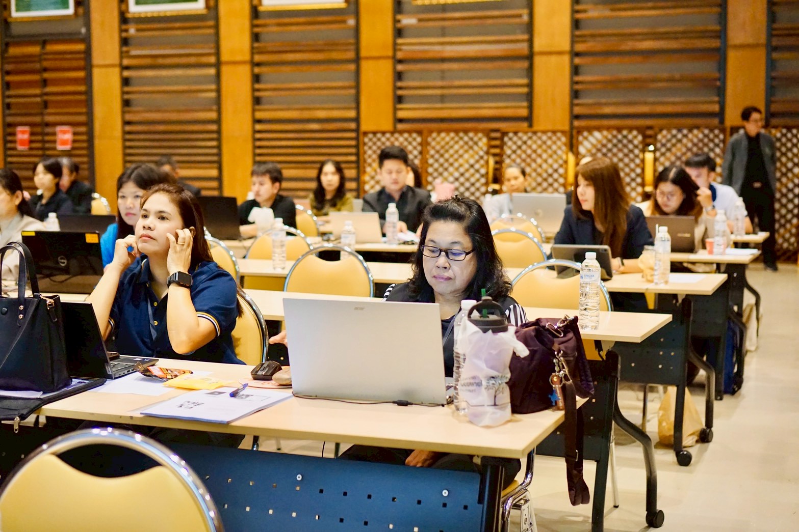โครงการอบรมการใช้ Canva เพื่อการผลิตสื่อและเอกสารของสหกรณ์ รุ่นที่ 2 รูปที่ 85